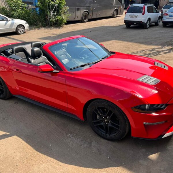 Ford Mustang RED