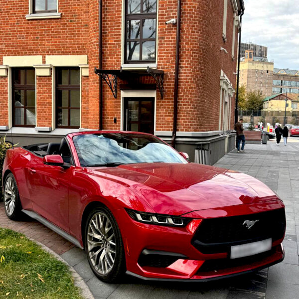 Ford Mustang New red